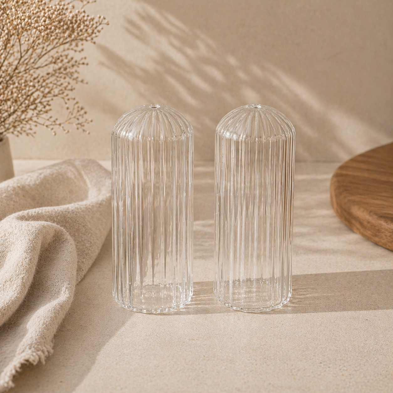 Lines Salz- und Pfefferstreuer aus Glas